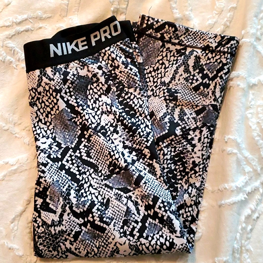 Workout capri leggings